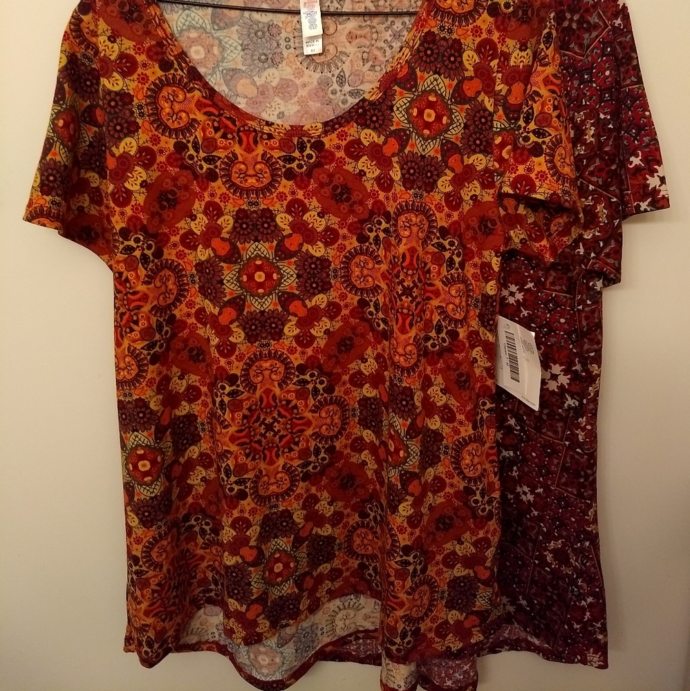 NWT LuLaRoe Classic Tee Medium